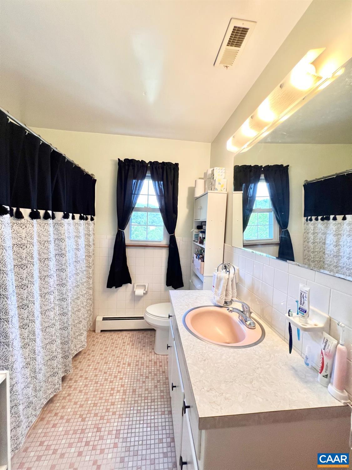 1410 STEVENS COVE RD, LOVINGSTON, Virginia 22949, 3 Bedrooms Bedrooms, ,2 BathroomsBathrooms,Residential,1410 STEVENS COVE RD,666212 MLS # 666212