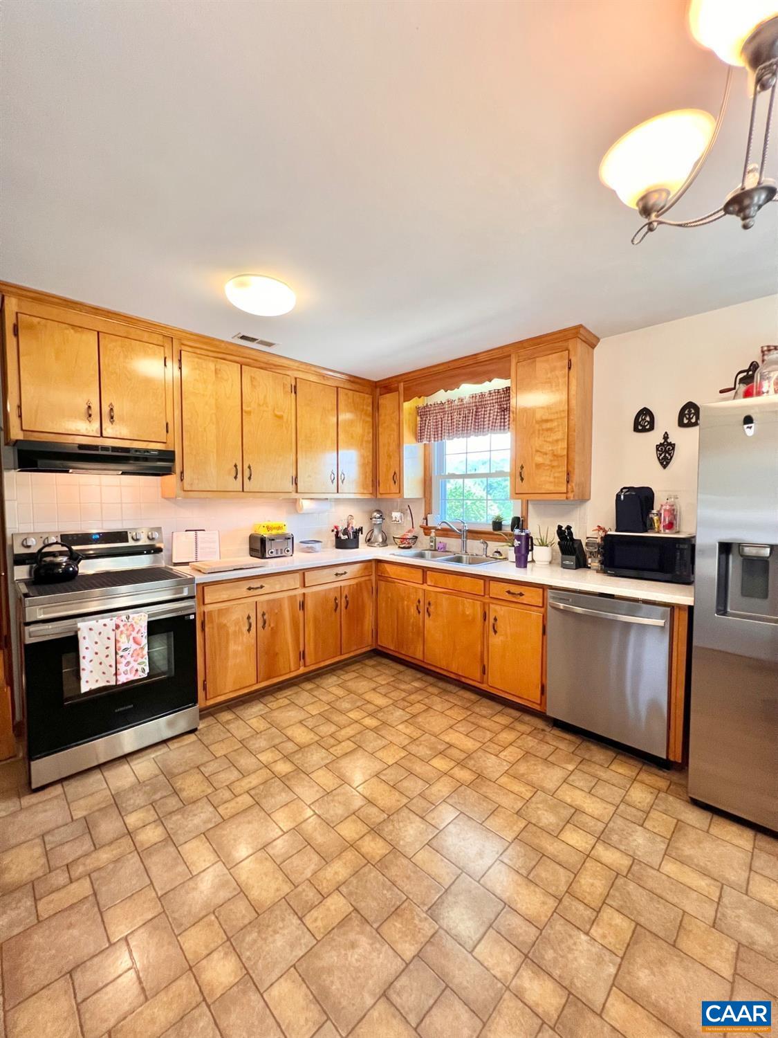 1410 STEVENS COVE RD, LOVINGSTON, Virginia 22949, 3 Bedrooms Bedrooms, ,2 BathroomsBathrooms,Residential,1410 STEVENS COVE RD,666212 MLS # 666212