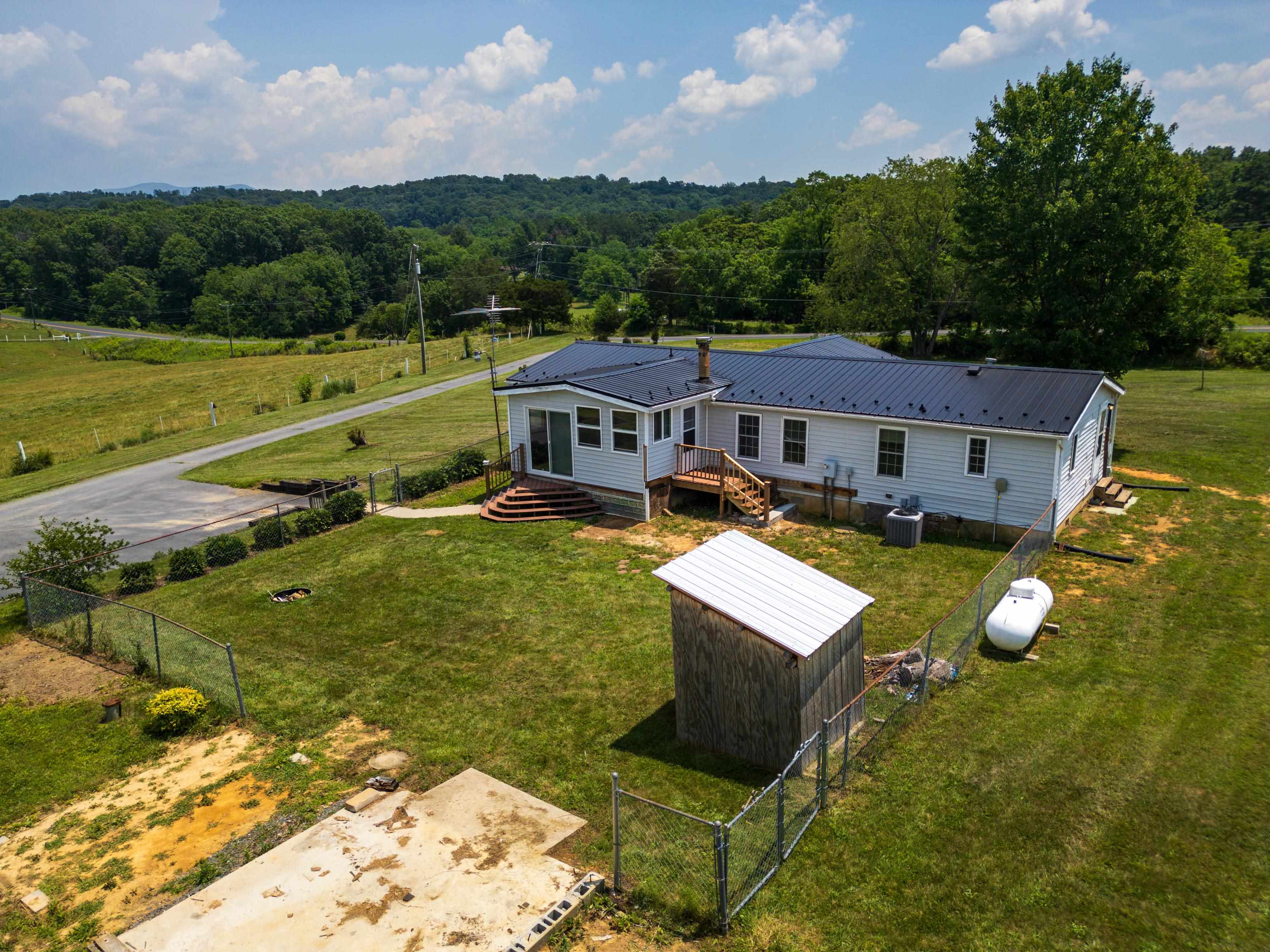 634 PATTERSON MILL RD, GROTTOES, Virginia 24441, 3 Bedrooms Bedrooms, ,2 BathroomsBathrooms,Residential,634 PATTERSON MILL RD,666215 MLS # 666215