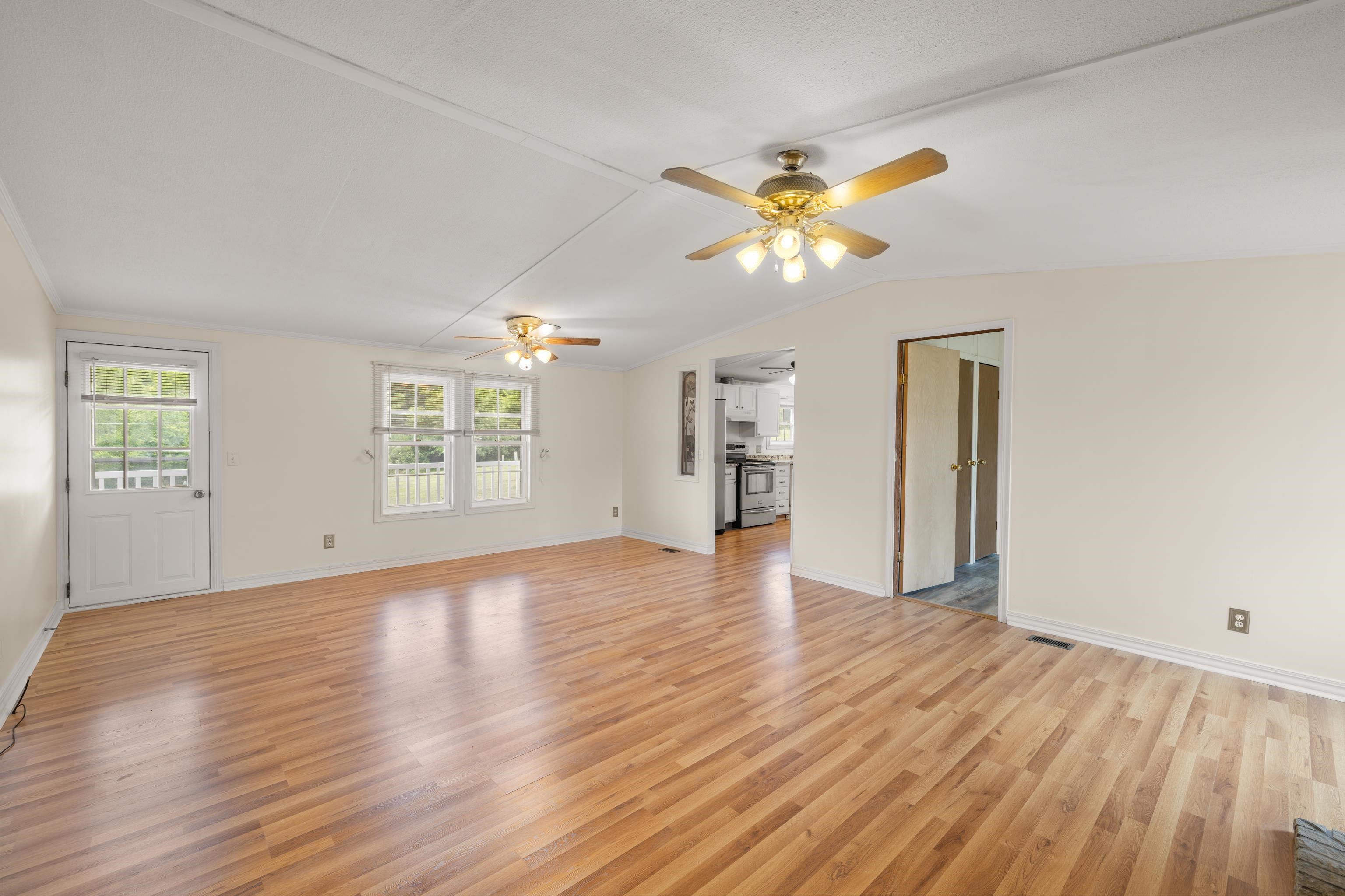 634 PATTERSON MILL RD, GROTTOES, Virginia 24441, 3 Bedrooms Bedrooms, ,2 BathroomsBathrooms,Residential,634 PATTERSON MILL RD,666215 MLS # 666215