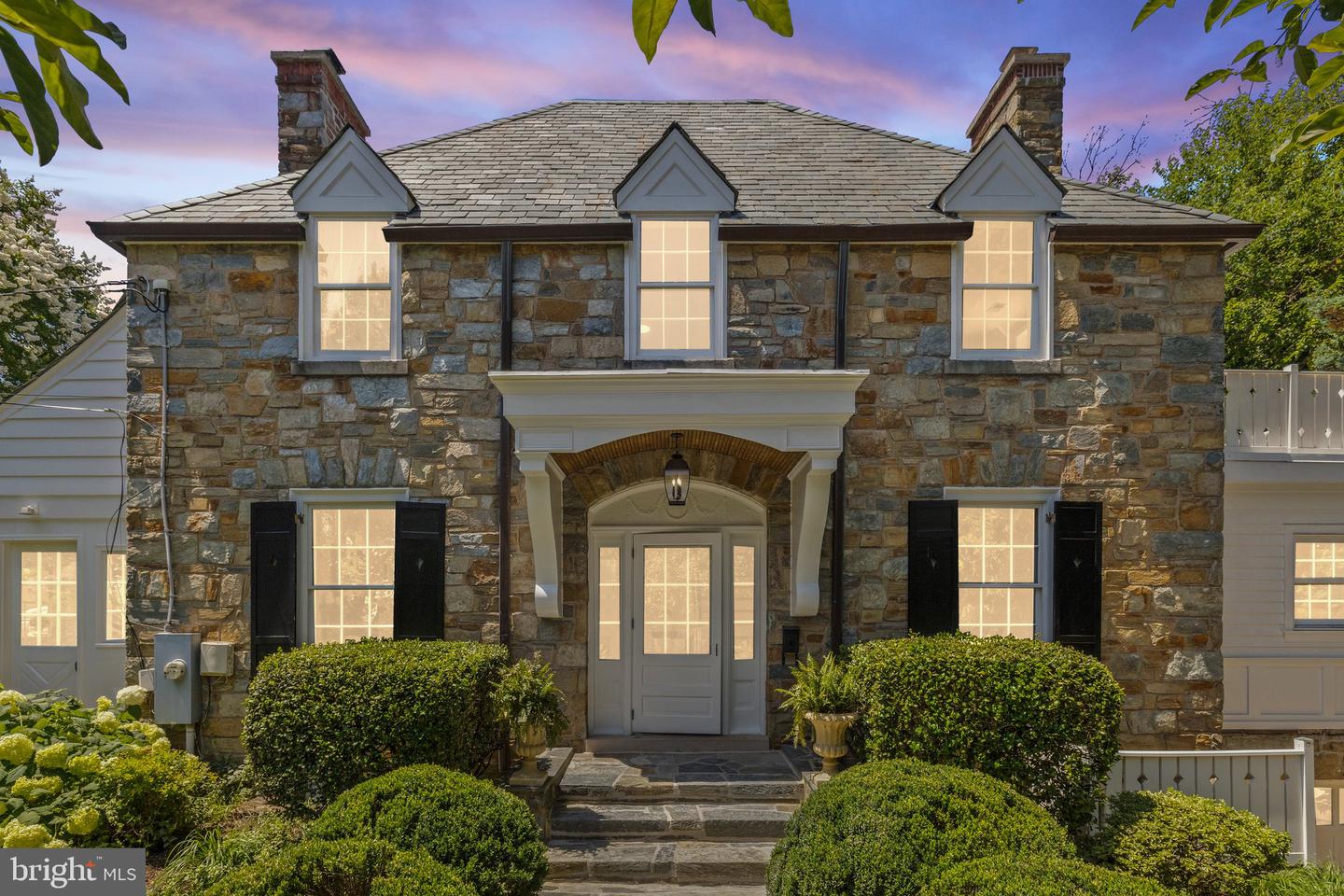 2503 N JEFFERSON ST, ARLINGTON, Virginia 22207, 6 Bedrooms Bedrooms, ,4 BathroomsBathrooms,Residential,For sale,2503 N JEFFERSON ST,VAAR2055930 MLS # VAAR2055930