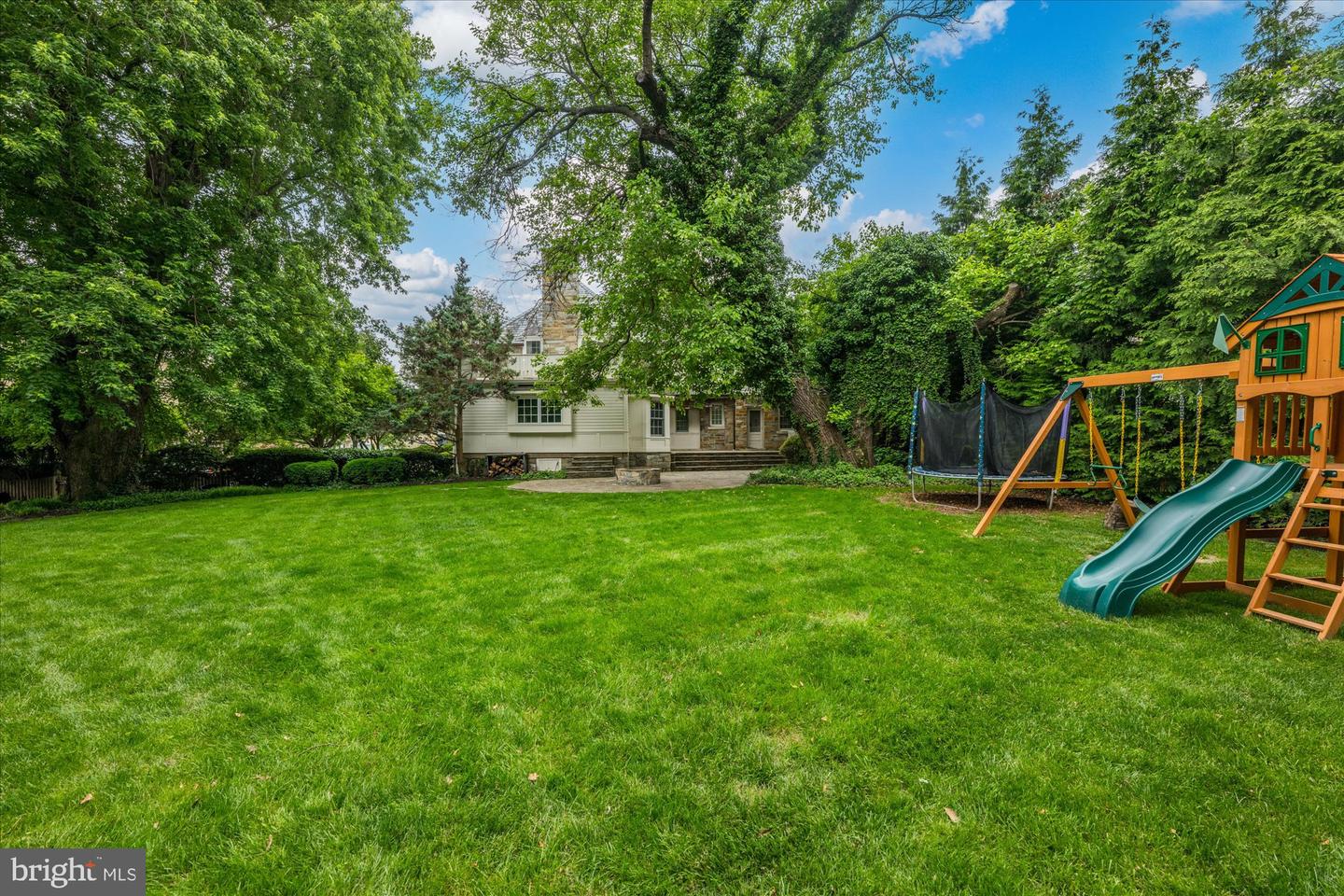 2503 N JEFFERSON ST, ARLINGTON, Virginia 22207, 6 Bedrooms Bedrooms, ,4 BathroomsBathrooms,Residential,For sale,2503 N JEFFERSON ST,VAAR2055930 MLS # VAAR2055930