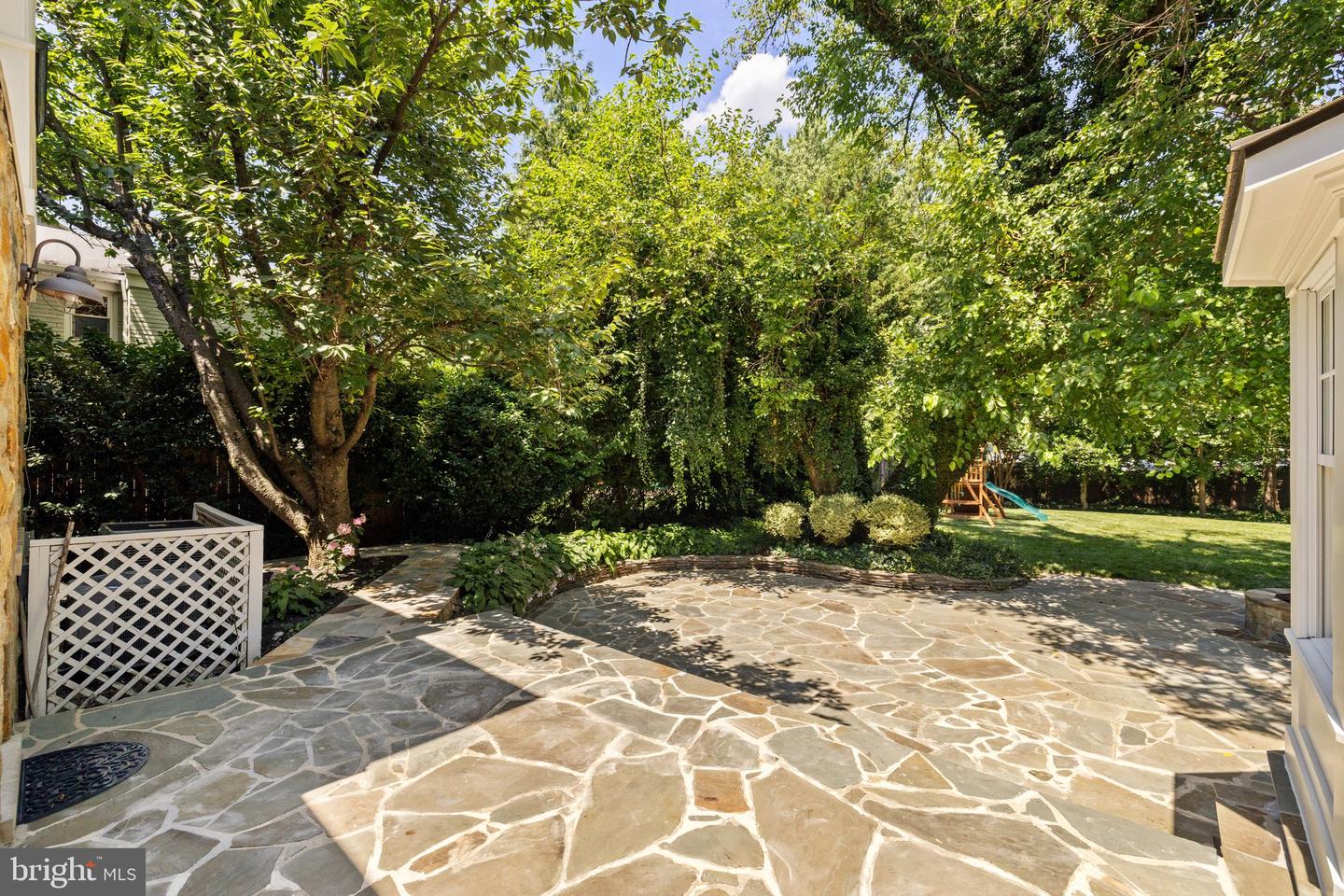 2503 N JEFFERSON ST, ARLINGTON, Virginia 22207, 6 Bedrooms Bedrooms, ,4 BathroomsBathrooms,Residential,For sale,2503 N JEFFERSON ST,VAAR2055930 MLS # VAAR2055930