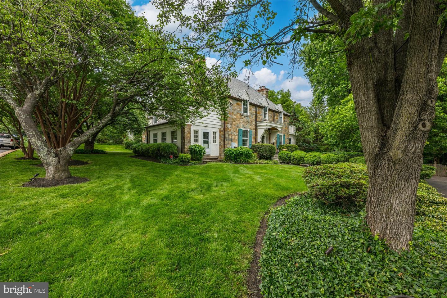 2503 N JEFFERSON ST, ARLINGTON, Virginia 22207, 6 Bedrooms Bedrooms, ,4 BathroomsBathrooms,Residential,For sale,2503 N JEFFERSON ST,VAAR2055930 MLS # VAAR2055930