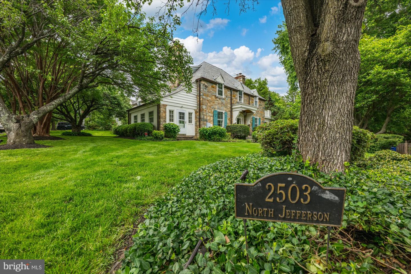 2503 N JEFFERSON ST, ARLINGTON, Virginia 22207, 6 Bedrooms Bedrooms, ,4 BathroomsBathrooms,Residential,For sale,2503 N JEFFERSON ST,VAAR2055930 MLS # VAAR2055930