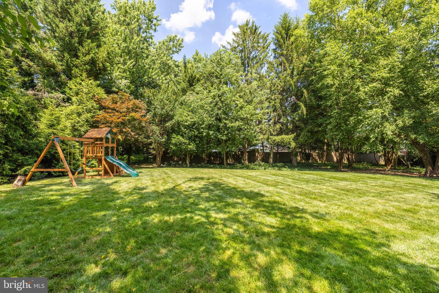 2503 N JEFFERSON ST, ARLINGTON, Virginia 22207, 6 Bedrooms Bedrooms, ,4 BathroomsBathrooms,Residential,For sale,2503 N JEFFERSON ST,VAAR2055930 MLS # VAAR2055930