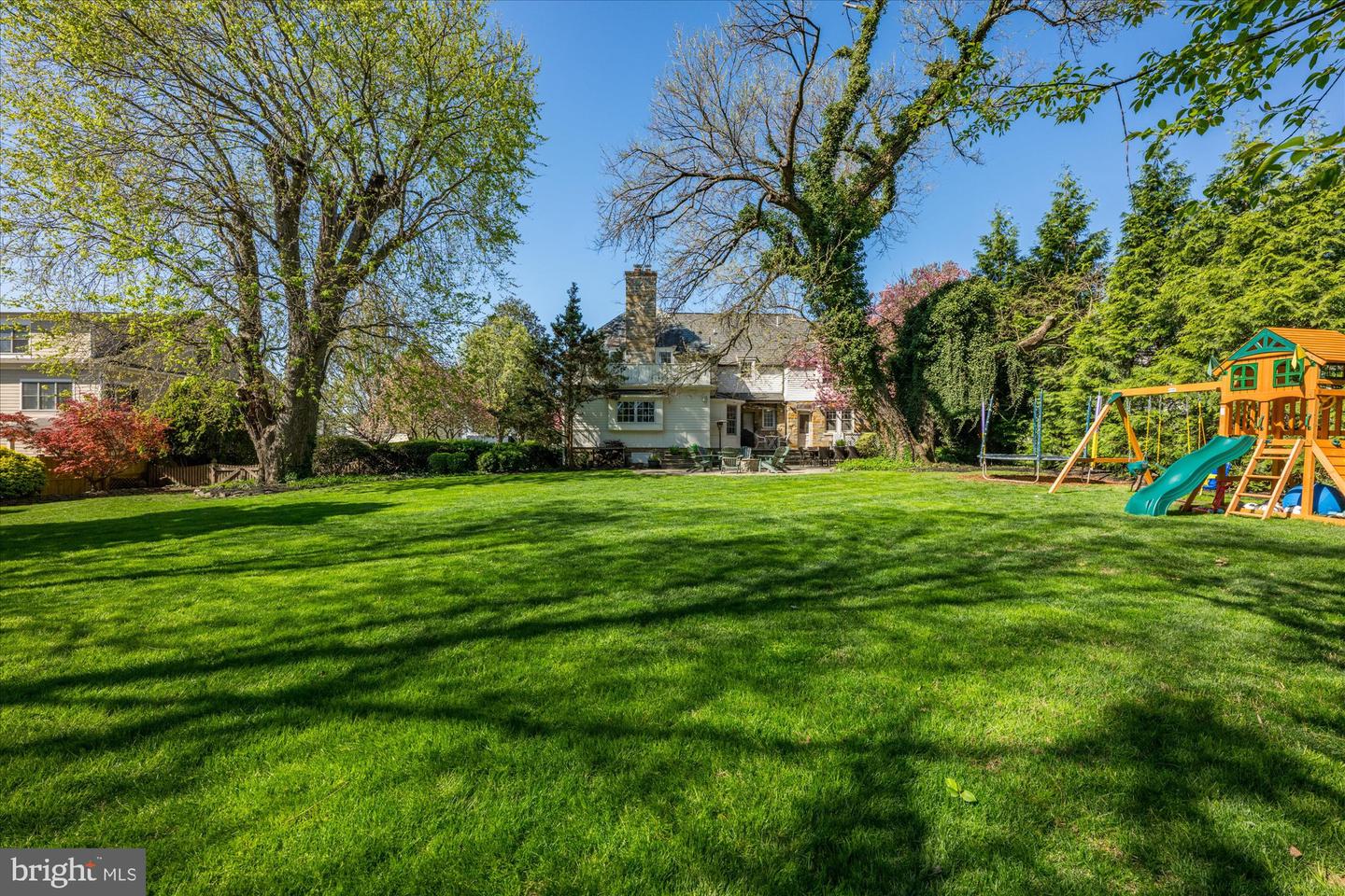 2503 N JEFFERSON ST, ARLINGTON, Virginia 22207, 6 Bedrooms Bedrooms, ,4 BathroomsBathrooms,Residential,For sale,2503 N JEFFERSON ST,VAAR2055930 MLS # VAAR2055930