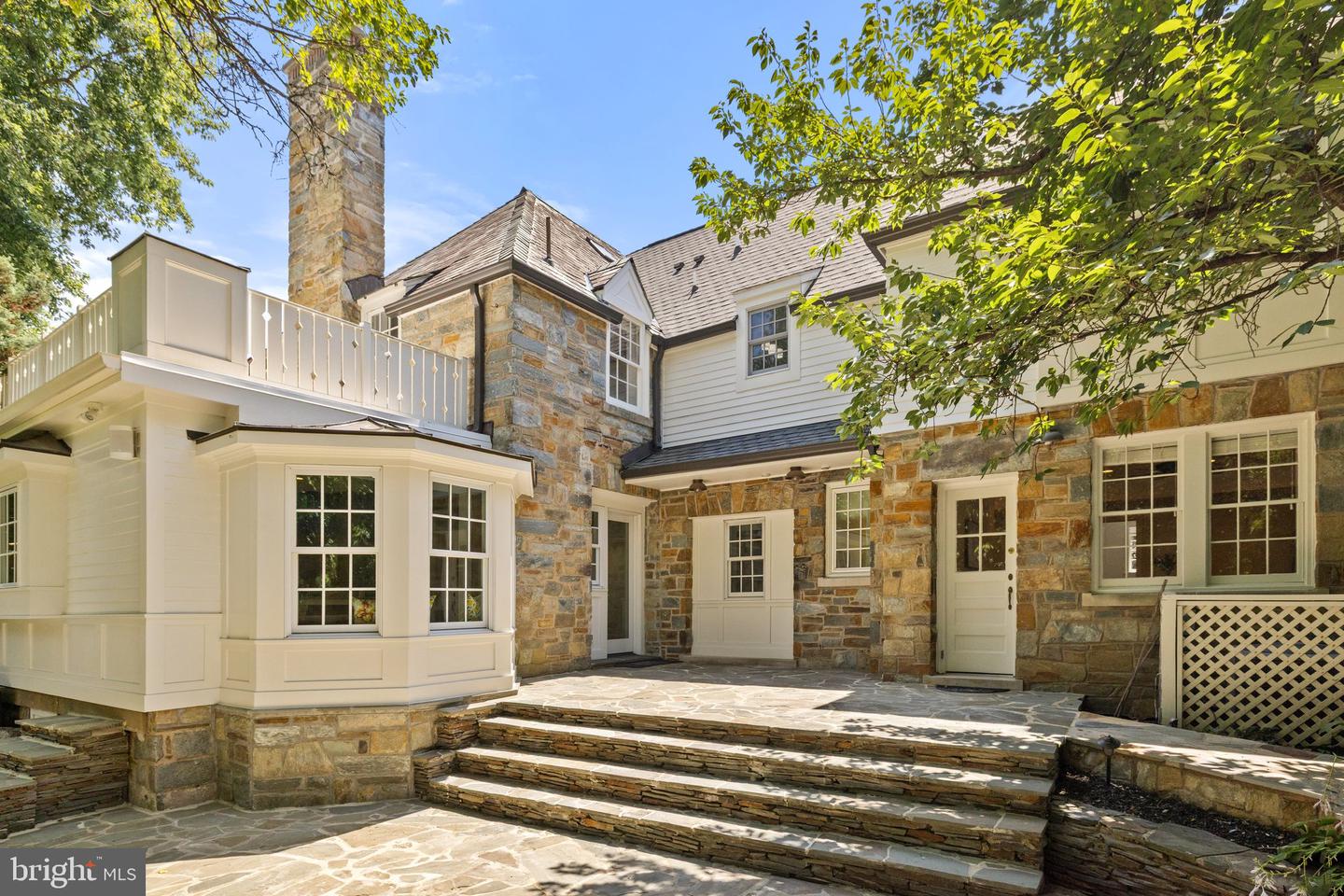 2503 N JEFFERSON ST, ARLINGTON, Virginia 22207, 6 Bedrooms Bedrooms, ,4 BathroomsBathrooms,Residential,For sale,2503 N JEFFERSON ST,VAAR2055930 MLS # VAAR2055930
