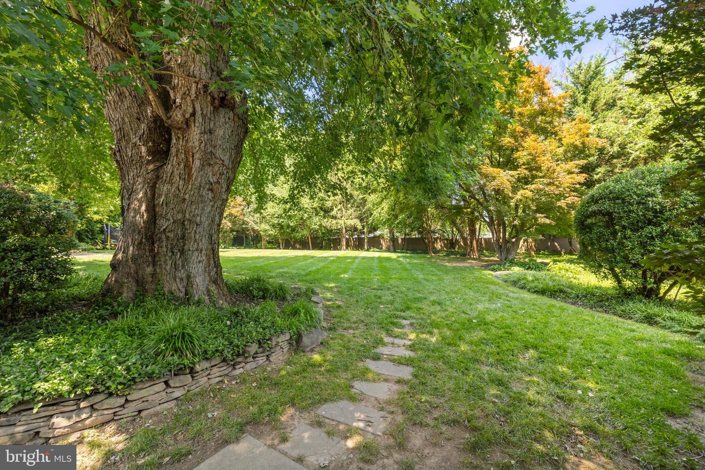 2503 N JEFFERSON ST, ARLINGTON, Virginia 22207, 6 Bedrooms Bedrooms, ,4 BathroomsBathrooms,Residential,For sale,2503 N JEFFERSON ST,VAAR2055930 MLS # VAAR2055930