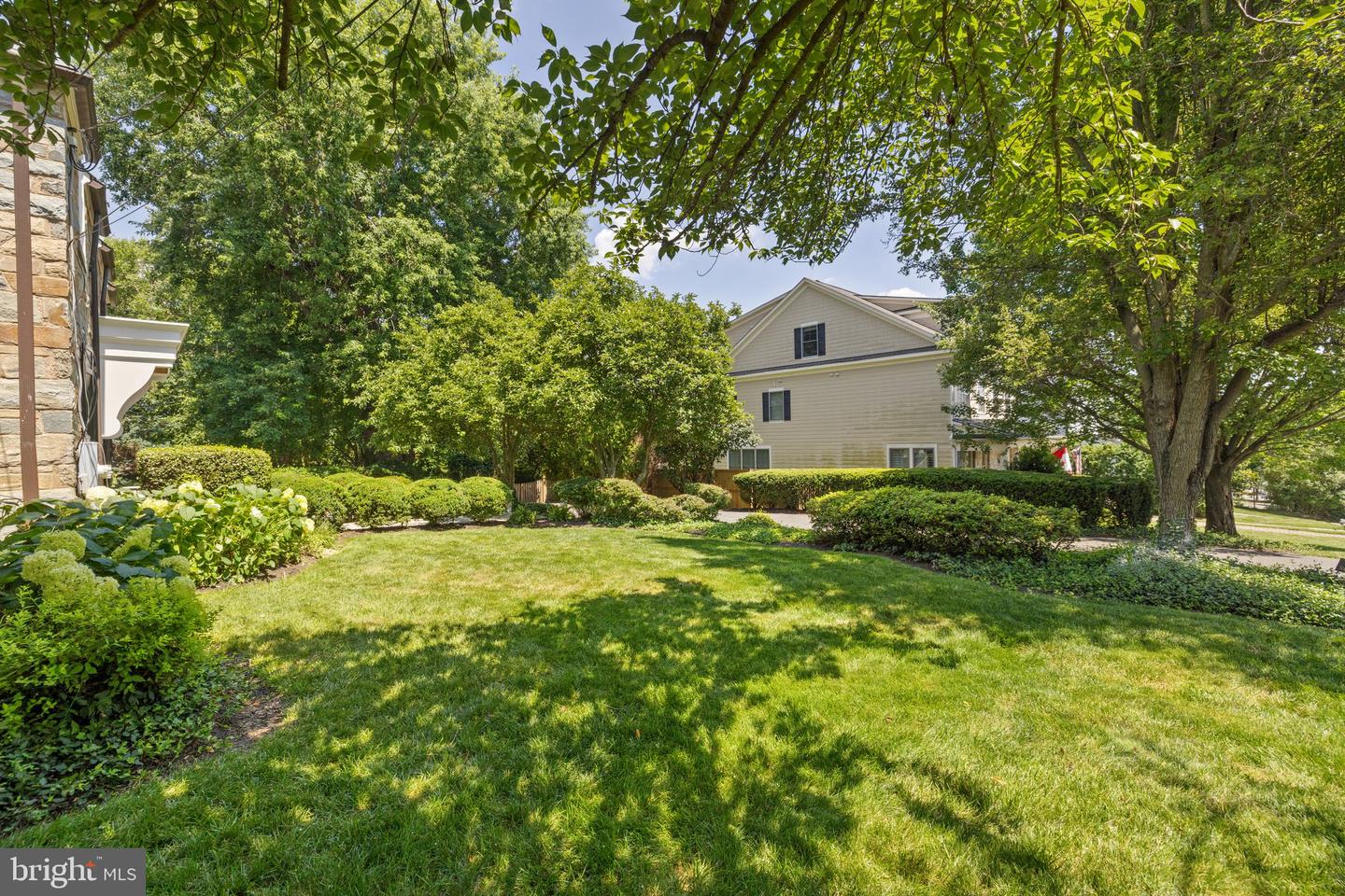 2503 N JEFFERSON ST, ARLINGTON, Virginia 22207, 6 Bedrooms Bedrooms, ,4 BathroomsBathrooms,Residential,For sale,2503 N JEFFERSON ST,VAAR2055930 MLS # VAAR2055930