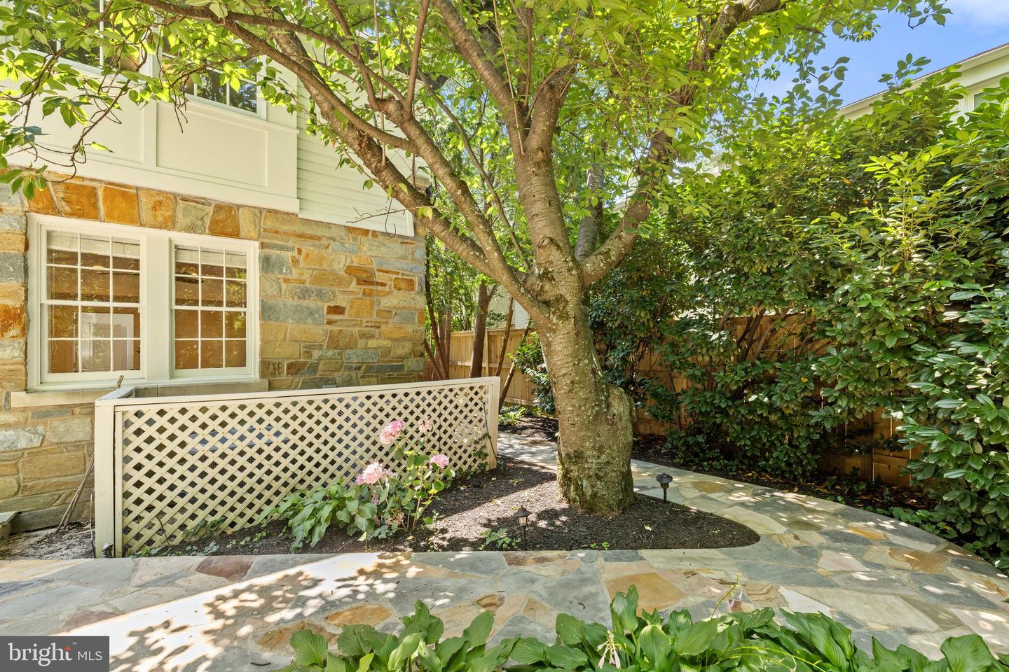 2503 N JEFFERSON ST, ARLINGTON, Virginia 22207, 6 Bedrooms Bedrooms, ,4 BathroomsBathrooms,Residential,For sale,2503 N JEFFERSON ST,VAAR2055930 MLS # VAAR2055930