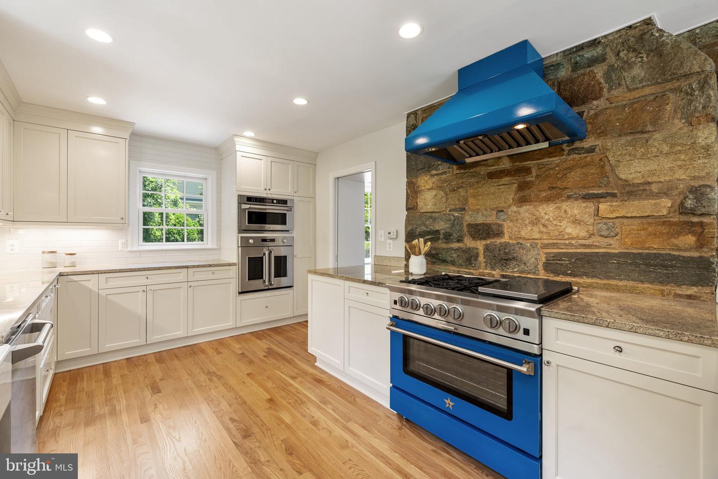 2503 N JEFFERSON ST, ARLINGTON, Virginia 22207, 6 Bedrooms Bedrooms, ,4 BathroomsBathrooms,Residential,For sale,2503 N JEFFERSON ST,VAAR2055930 MLS # VAAR2055930