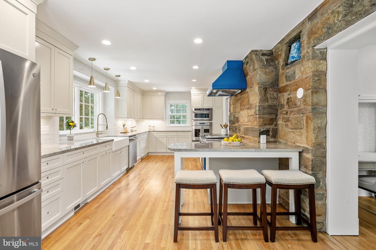 2503 N JEFFERSON ST, ARLINGTON, Virginia 22207, 6 Bedrooms Bedrooms, ,4 BathroomsBathrooms,Residential,For sale,2503 N JEFFERSON ST,VAAR2055930 MLS # VAAR2055930