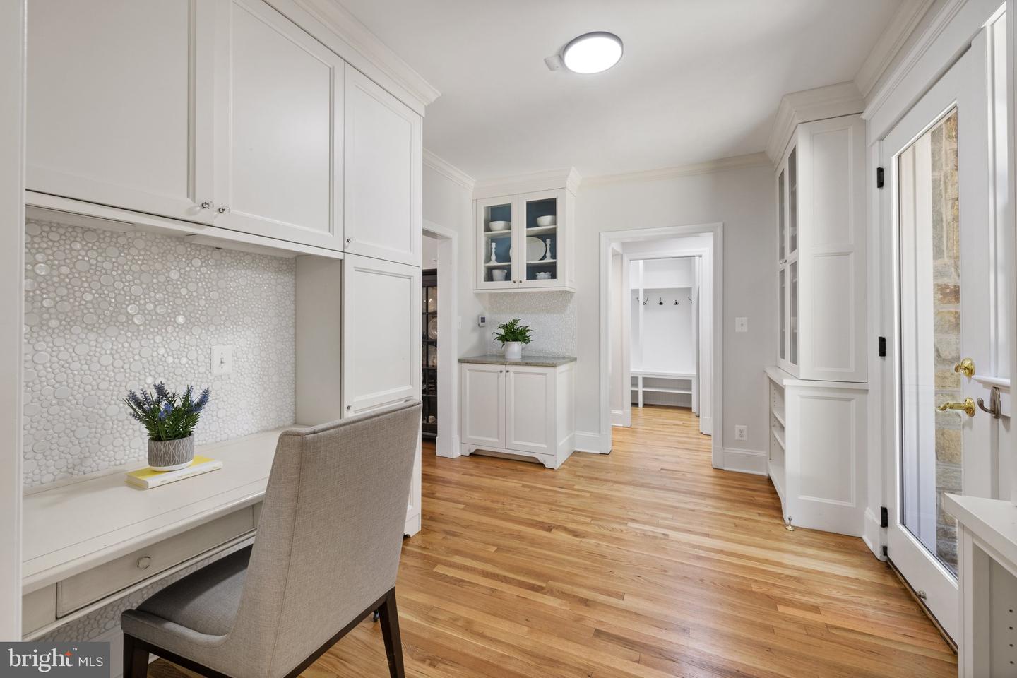 2503 N JEFFERSON ST, ARLINGTON, Virginia 22207, 6 Bedrooms Bedrooms, ,4 BathroomsBathrooms,Residential,For sale,2503 N JEFFERSON ST,VAAR2055930 MLS # VAAR2055930