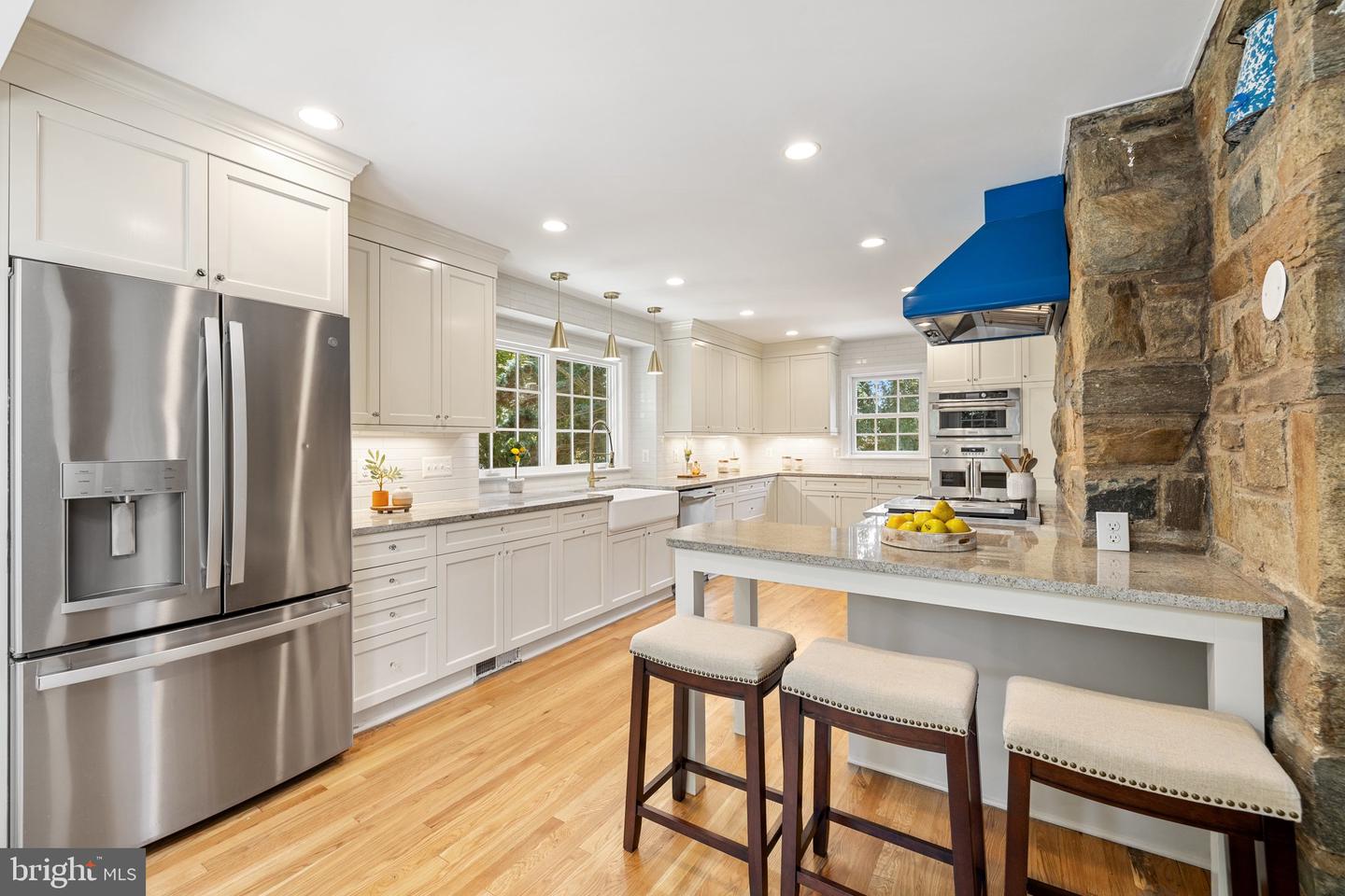 2503 N JEFFERSON ST, ARLINGTON, Virginia 22207, 6 Bedrooms Bedrooms, ,4 BathroomsBathrooms,Residential,For sale,2503 N JEFFERSON ST,VAAR2055930 MLS # VAAR2055930