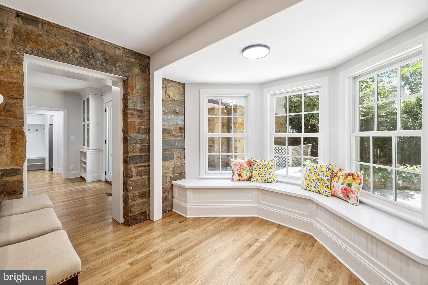 2503 N JEFFERSON ST, ARLINGTON, Virginia 22207, 6 Bedrooms Bedrooms, ,4 BathroomsBathrooms,Residential,For sale,2503 N JEFFERSON ST,VAAR2055930 MLS # VAAR2055930
