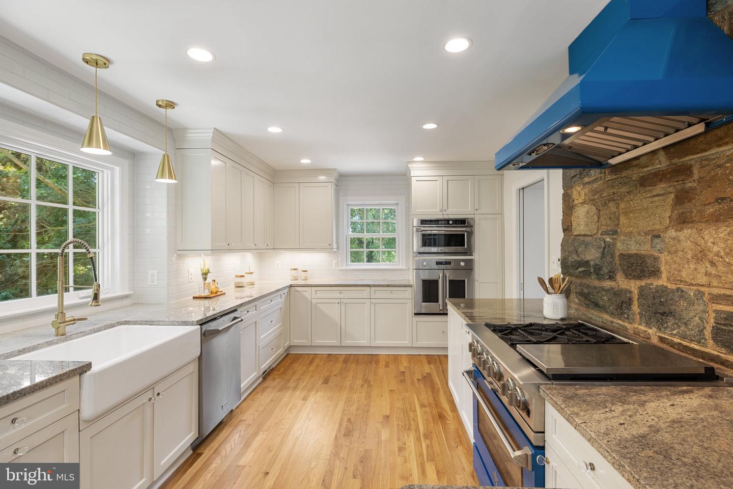 2503 N JEFFERSON ST, ARLINGTON, Virginia 22207, 6 Bedrooms Bedrooms, ,4 BathroomsBathrooms,Residential,For sale,2503 N JEFFERSON ST,VAAR2055930 MLS # VAAR2055930