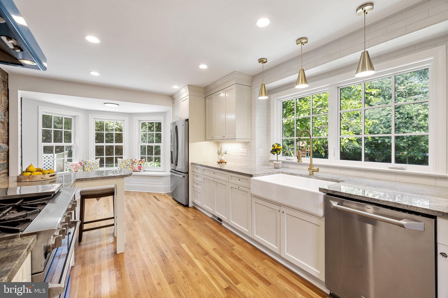 2503 N JEFFERSON ST, ARLINGTON, Virginia 22207, 6 Bedrooms Bedrooms, ,4 BathroomsBathrooms,Residential,For sale,2503 N JEFFERSON ST,VAAR2055930 MLS # VAAR2055930