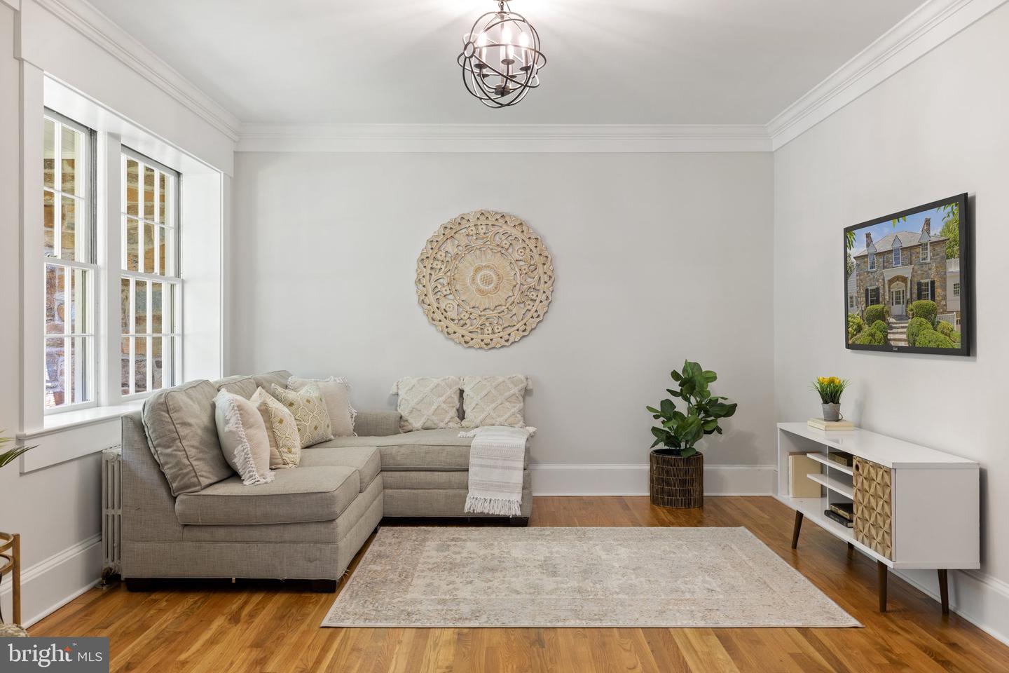 2503 N JEFFERSON ST, ARLINGTON, Virginia 22207, 6 Bedrooms Bedrooms, ,4 BathroomsBathrooms,Residential,For sale,2503 N JEFFERSON ST,VAAR2055930 MLS # VAAR2055930