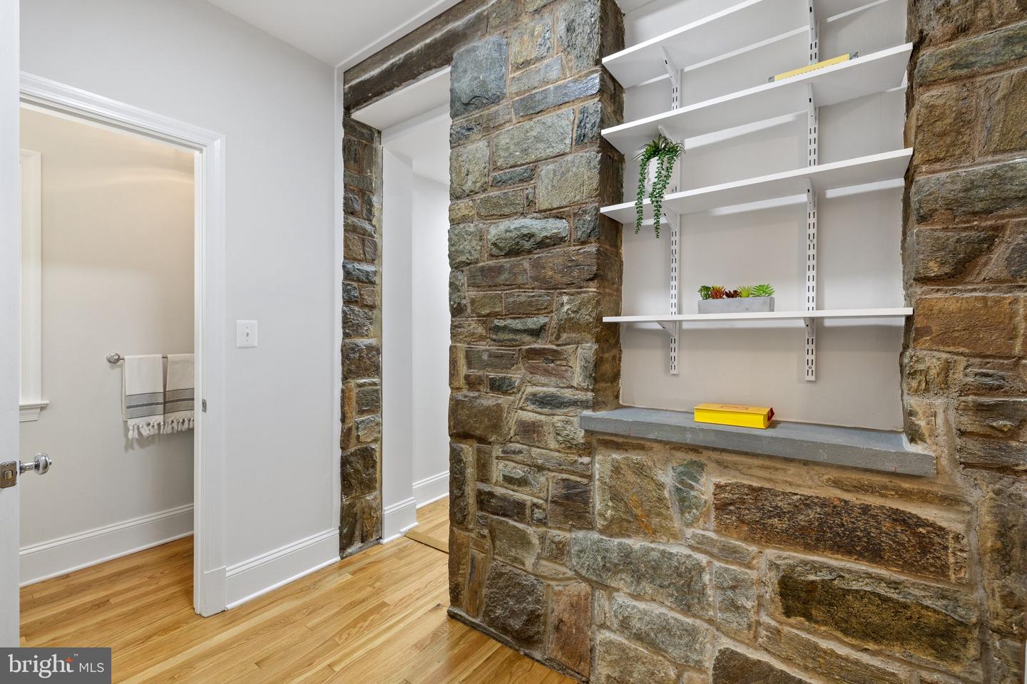 2503 N JEFFERSON ST, ARLINGTON, Virginia 22207, 6 Bedrooms Bedrooms, ,4 BathroomsBathrooms,Residential,For sale,2503 N JEFFERSON ST,VAAR2055930 MLS # VAAR2055930