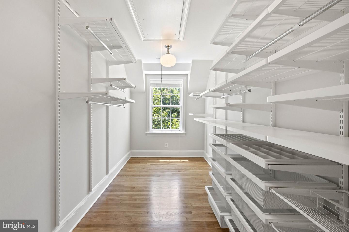 2503 N JEFFERSON ST, ARLINGTON, Virginia 22207, 6 Bedrooms Bedrooms, ,4 BathroomsBathrooms,Residential,For sale,2503 N JEFFERSON ST,VAAR2055930 MLS # VAAR2055930