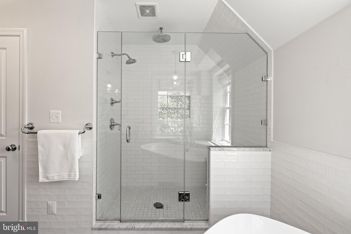 2503 N JEFFERSON ST, ARLINGTON, Virginia 22207, 6 Bedrooms Bedrooms, ,4 BathroomsBathrooms,Residential,For sale,2503 N JEFFERSON ST,VAAR2055930 MLS # VAAR2055930
