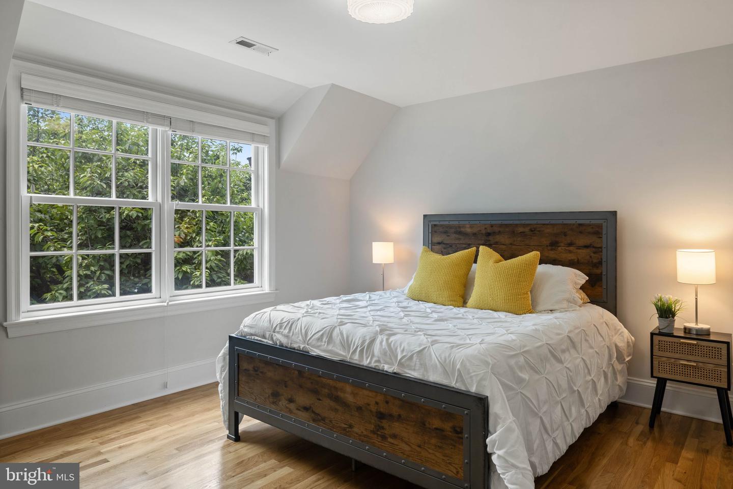 2503 N JEFFERSON ST, ARLINGTON, Virginia 22207, 6 Bedrooms Bedrooms, ,4 BathroomsBathrooms,Residential,For sale,2503 N JEFFERSON ST,VAAR2055930 MLS # VAAR2055930