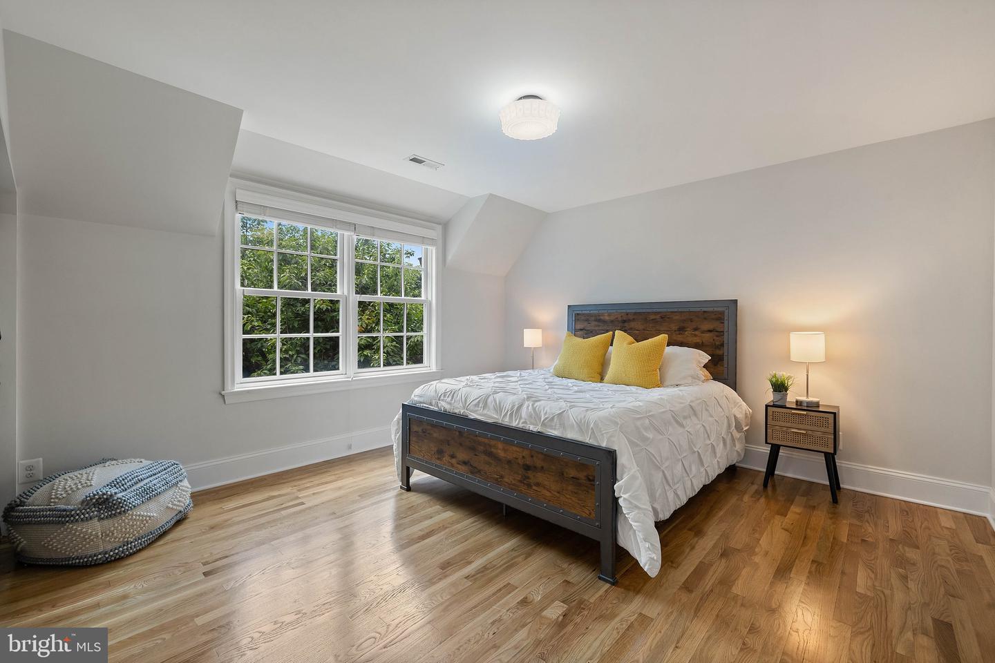 2503 N JEFFERSON ST, ARLINGTON, Virginia 22207, 6 Bedrooms Bedrooms, ,4 BathroomsBathrooms,Residential,For sale,2503 N JEFFERSON ST,VAAR2055930 MLS # VAAR2055930