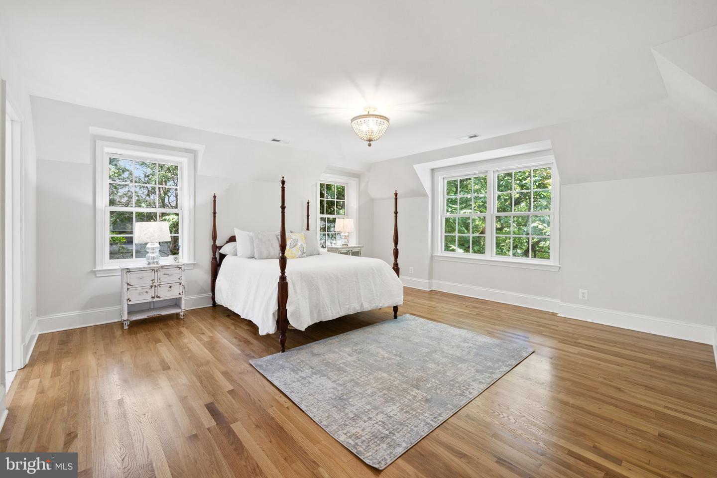 2503 N JEFFERSON ST, ARLINGTON, Virginia 22207, 6 Bedrooms Bedrooms, ,4 BathroomsBathrooms,Residential,For sale,2503 N JEFFERSON ST,VAAR2055930 MLS # VAAR2055930