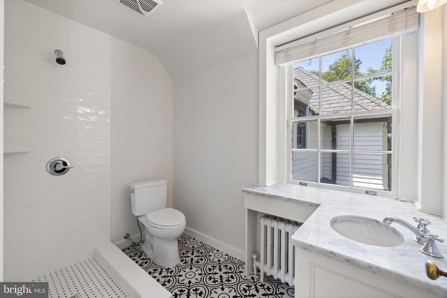 2503 N JEFFERSON ST, ARLINGTON, Virginia 22207, 6 Bedrooms Bedrooms, ,4 BathroomsBathrooms,Residential,For sale,2503 N JEFFERSON ST,VAAR2055930 MLS # VAAR2055930