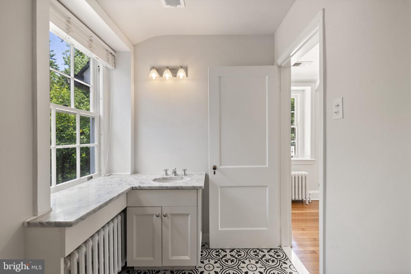2503 N JEFFERSON ST, ARLINGTON, Virginia 22207, 6 Bedrooms Bedrooms, ,4 BathroomsBathrooms,Residential,For sale,2503 N JEFFERSON ST,VAAR2055930 MLS # VAAR2055930