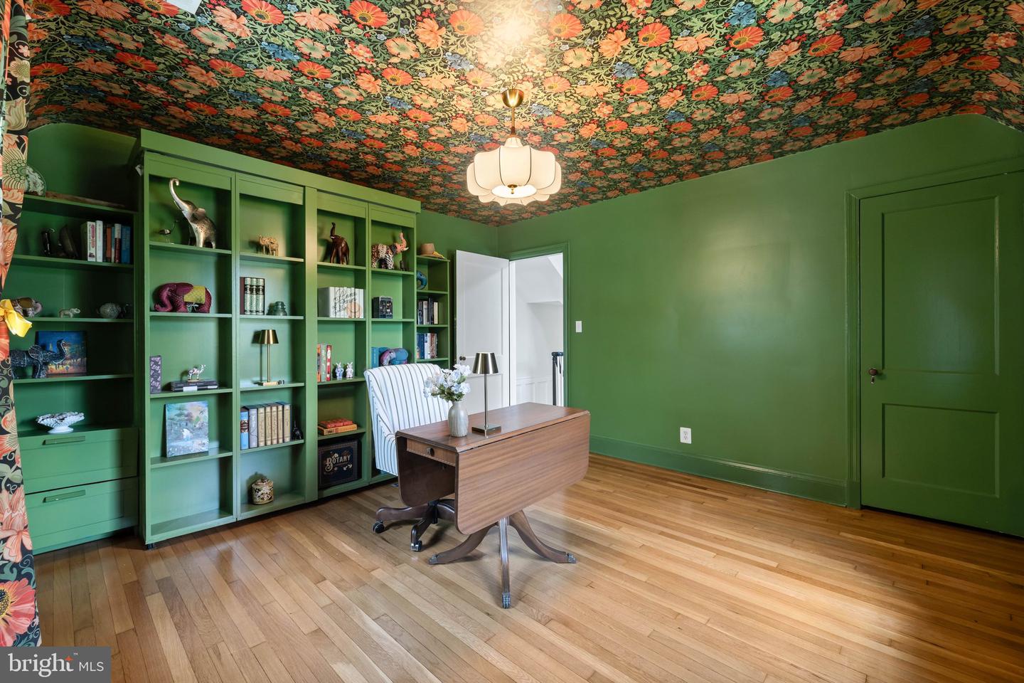 2503 N JEFFERSON ST, ARLINGTON, Virginia 22207, 6 Bedrooms Bedrooms, ,4 BathroomsBathrooms,Residential,For sale,2503 N JEFFERSON ST,VAAR2055930 MLS # VAAR2055930