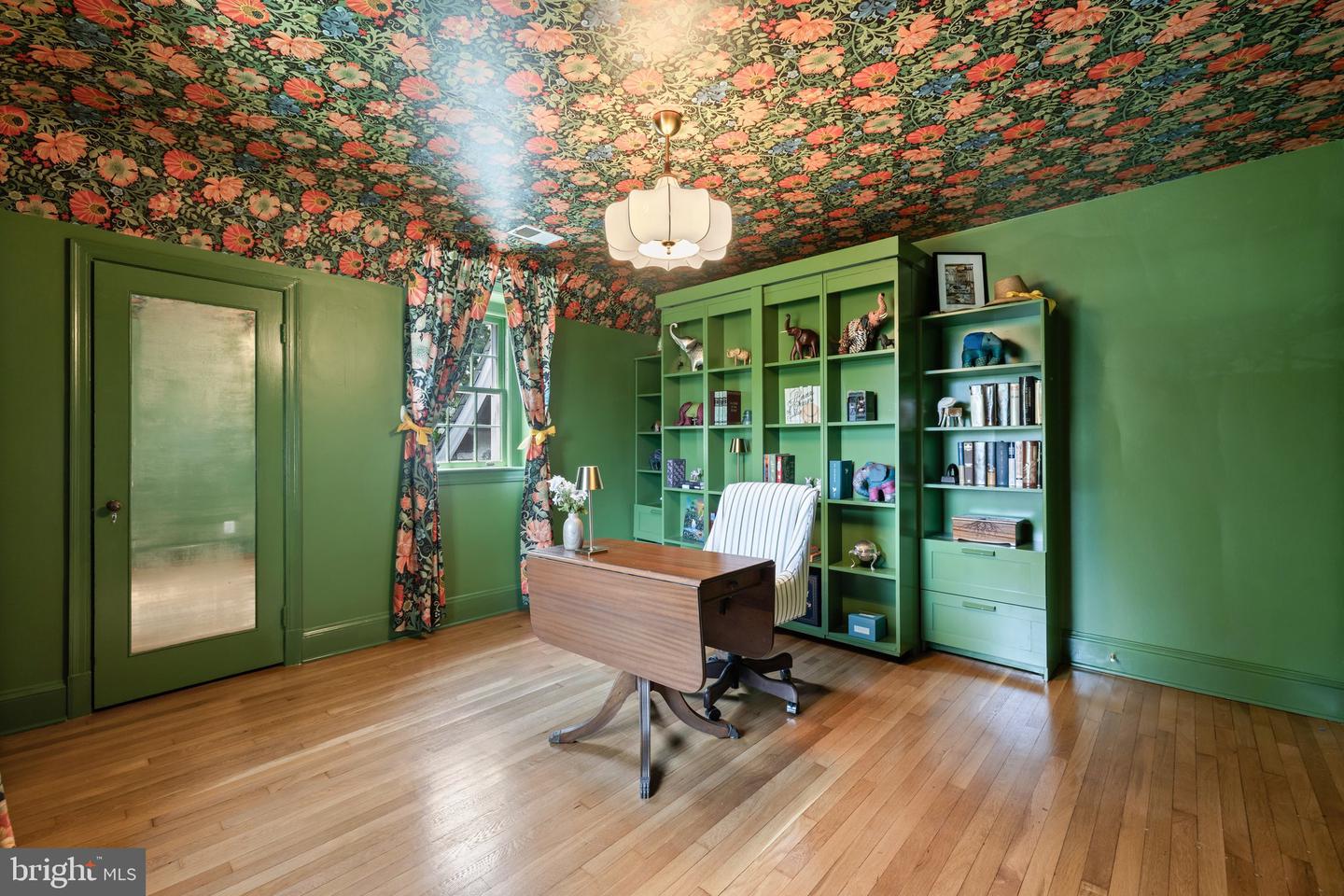 2503 N JEFFERSON ST, ARLINGTON, Virginia 22207, 6 Bedrooms Bedrooms, ,4 BathroomsBathrooms,Residential,For sale,2503 N JEFFERSON ST,VAAR2055930 MLS # VAAR2055930