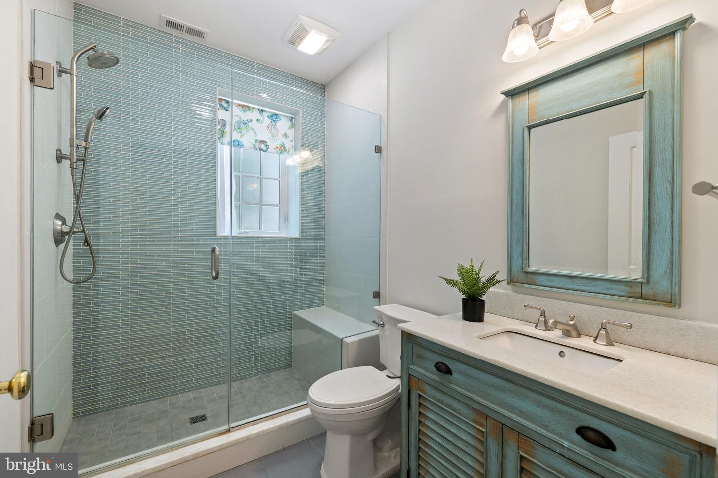 2503 N JEFFERSON ST, ARLINGTON, Virginia 22207, 6 Bedrooms Bedrooms, ,4 BathroomsBathrooms,Residential,For sale,2503 N JEFFERSON ST,VAAR2055930 MLS # VAAR2055930