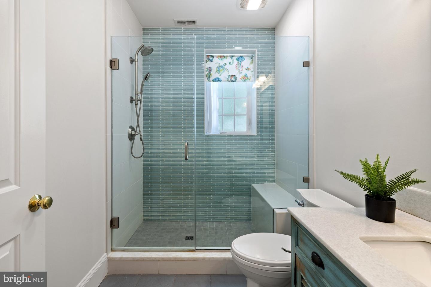2503 N JEFFERSON ST, ARLINGTON, Virginia 22207, 6 Bedrooms Bedrooms, ,4 BathroomsBathrooms,Residential,For sale,2503 N JEFFERSON ST,VAAR2055930 MLS # VAAR2055930