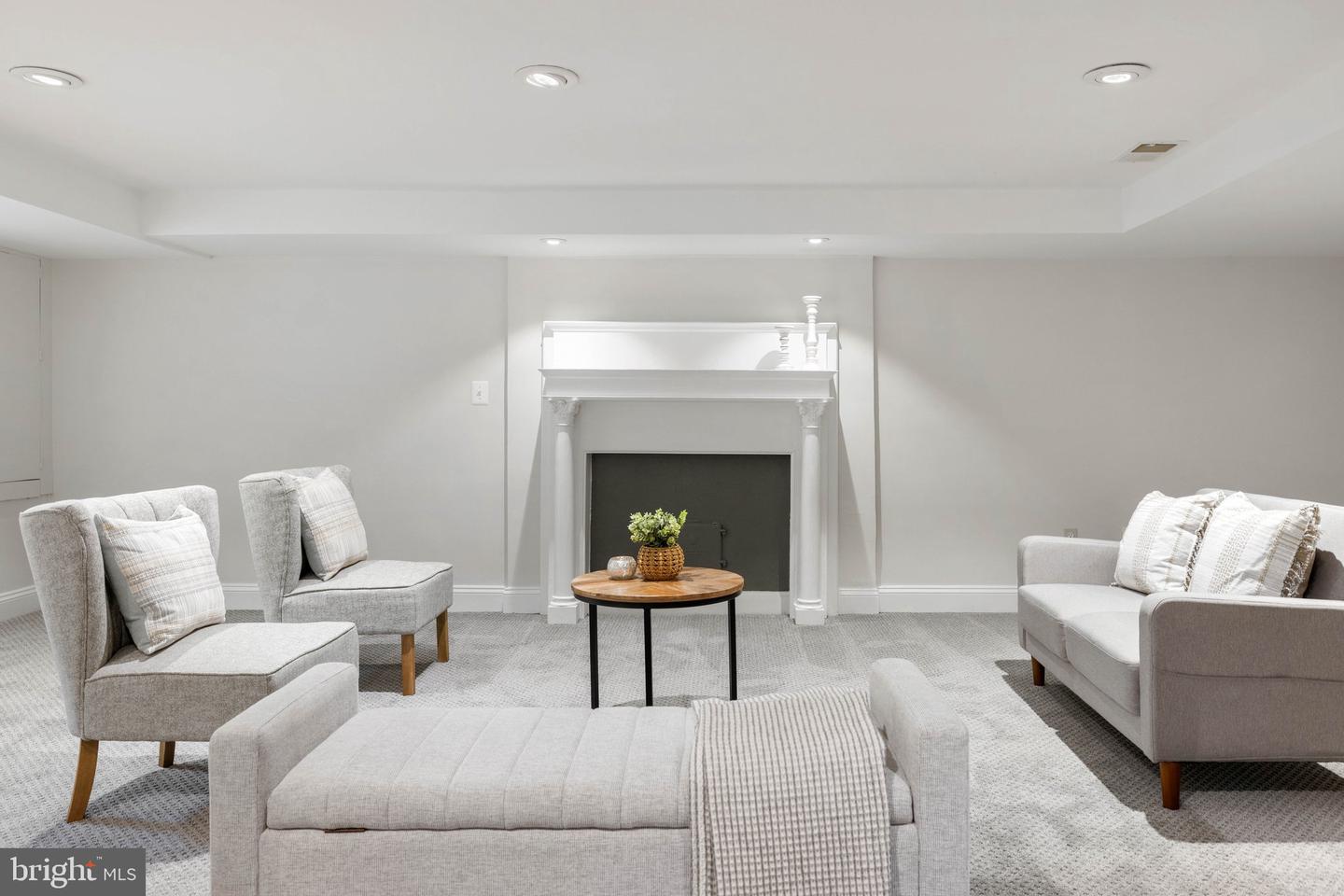 2503 N JEFFERSON ST, ARLINGTON, Virginia 22207, 6 Bedrooms Bedrooms, ,4 BathroomsBathrooms,Residential,For sale,2503 N JEFFERSON ST,VAAR2055930 MLS # VAAR2055930