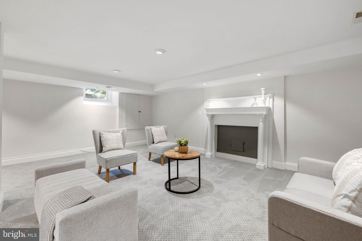 2503 N JEFFERSON ST, ARLINGTON, Virginia 22207, 6 Bedrooms Bedrooms, ,4 BathroomsBathrooms,Residential,For sale,2503 N JEFFERSON ST,VAAR2055930 MLS # VAAR2055930