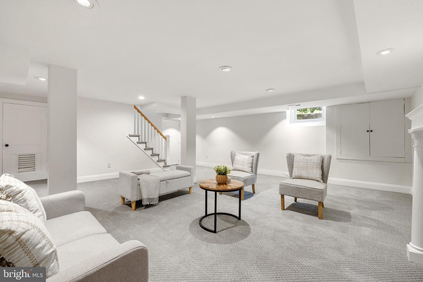 2503 N JEFFERSON ST, ARLINGTON, Virginia 22207, 6 Bedrooms Bedrooms, ,4 BathroomsBathrooms,Residential,For sale,2503 N JEFFERSON ST,VAAR2055930 MLS # VAAR2055930