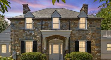 2503 N JEFFERSON ST, ARLINGTON, Virginia 22207, 6 Bedrooms Bedrooms, ,4 BathroomsBathrooms,Residential,For sale,2503 N JEFFERSON ST,VAAR2055930 MLS # VAAR2055930