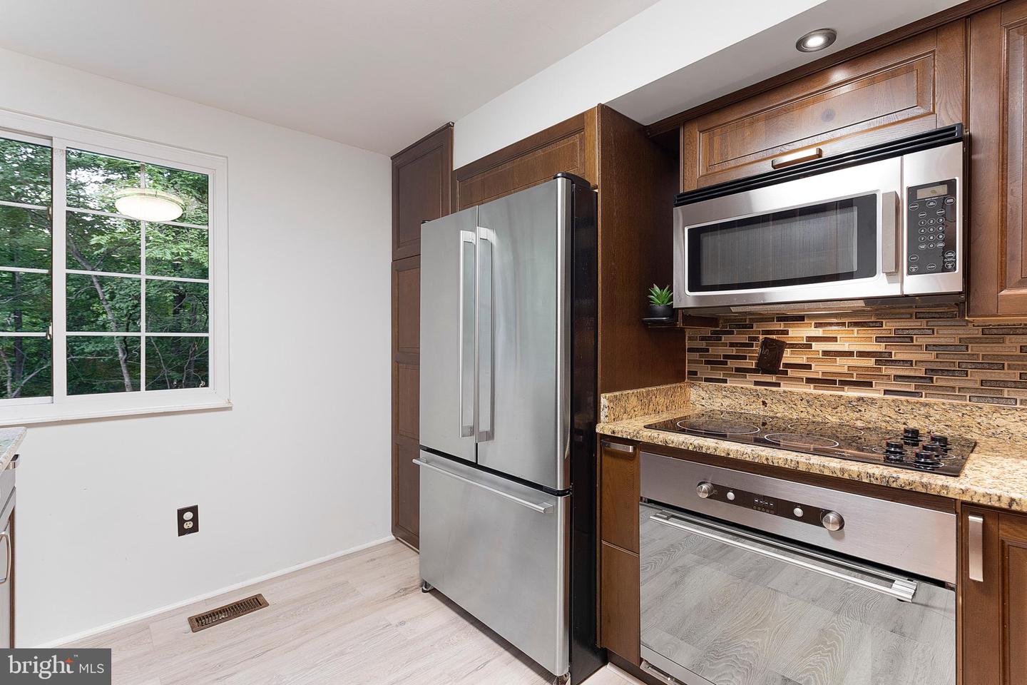 2323 MIDDLE CREEK LN, RESTON, Virginia 20191, 3 Bedrooms Bedrooms, ,2 BathroomsBathrooms,Residential,For sale,2323 MIDDLE CREEK LN,VAFX2234024 MLS # VAFX2234024
