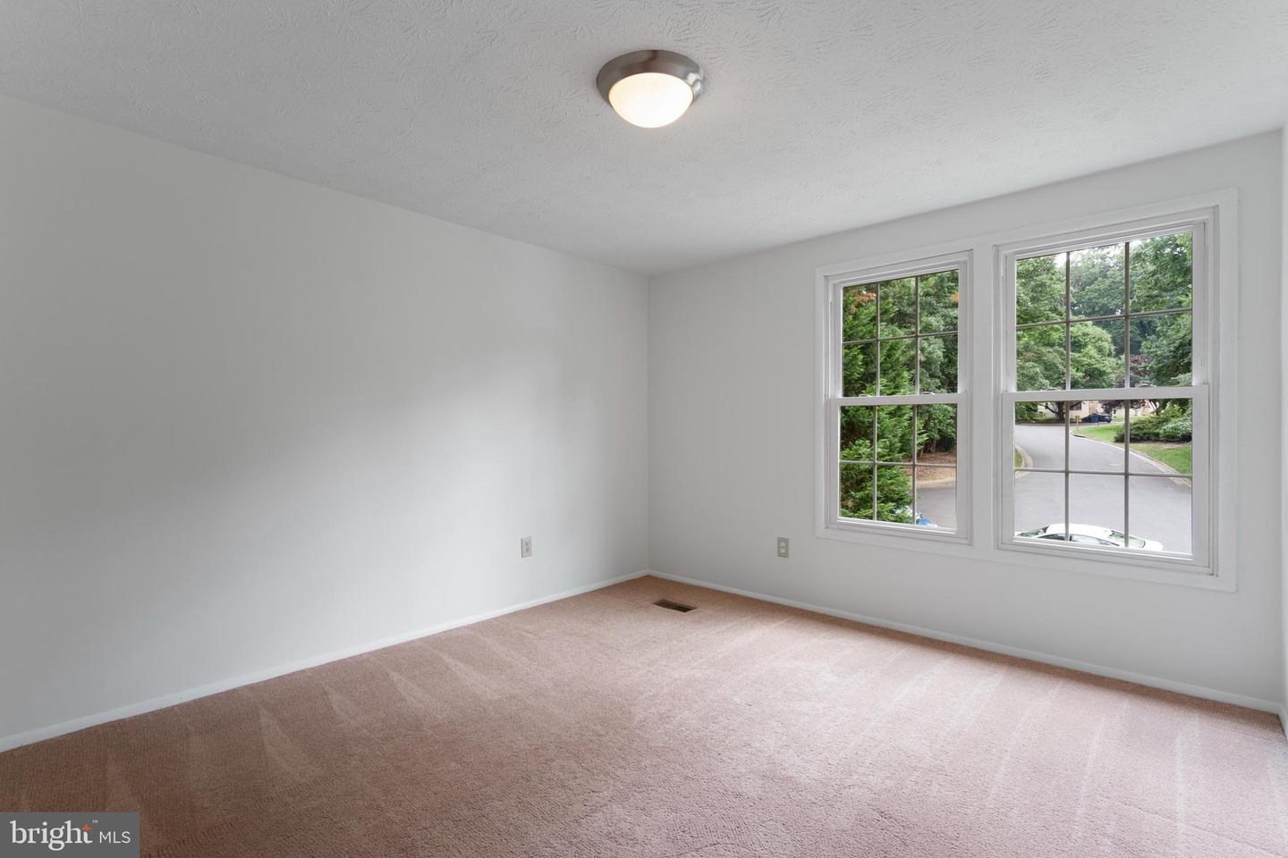2323 MIDDLE CREEK LN, RESTON, Virginia 20191, 3 Bedrooms Bedrooms, ,2 BathroomsBathrooms,Residential,For sale,2323 MIDDLE CREEK LN,VAFX2234024 MLS # VAFX2234024