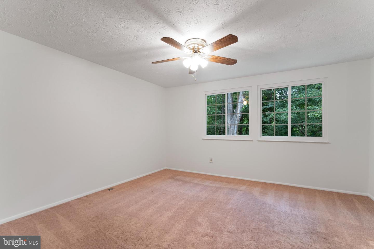 2323 MIDDLE CREEK LN, RESTON, Virginia 20191, 3 Bedrooms Bedrooms, ,2 BathroomsBathrooms,Residential,For sale,2323 MIDDLE CREEK LN,VAFX2234024 MLS # VAFX2234024
