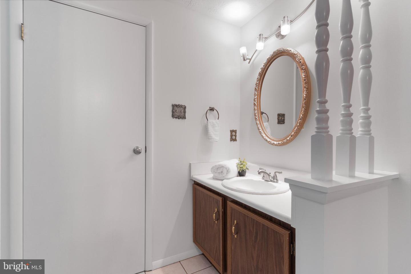 2323 MIDDLE CREEK LN, RESTON, Virginia 20191, 3 Bedrooms Bedrooms, ,2 BathroomsBathrooms,Residential,For sale,2323 MIDDLE CREEK LN,VAFX2234024 MLS # VAFX2234024