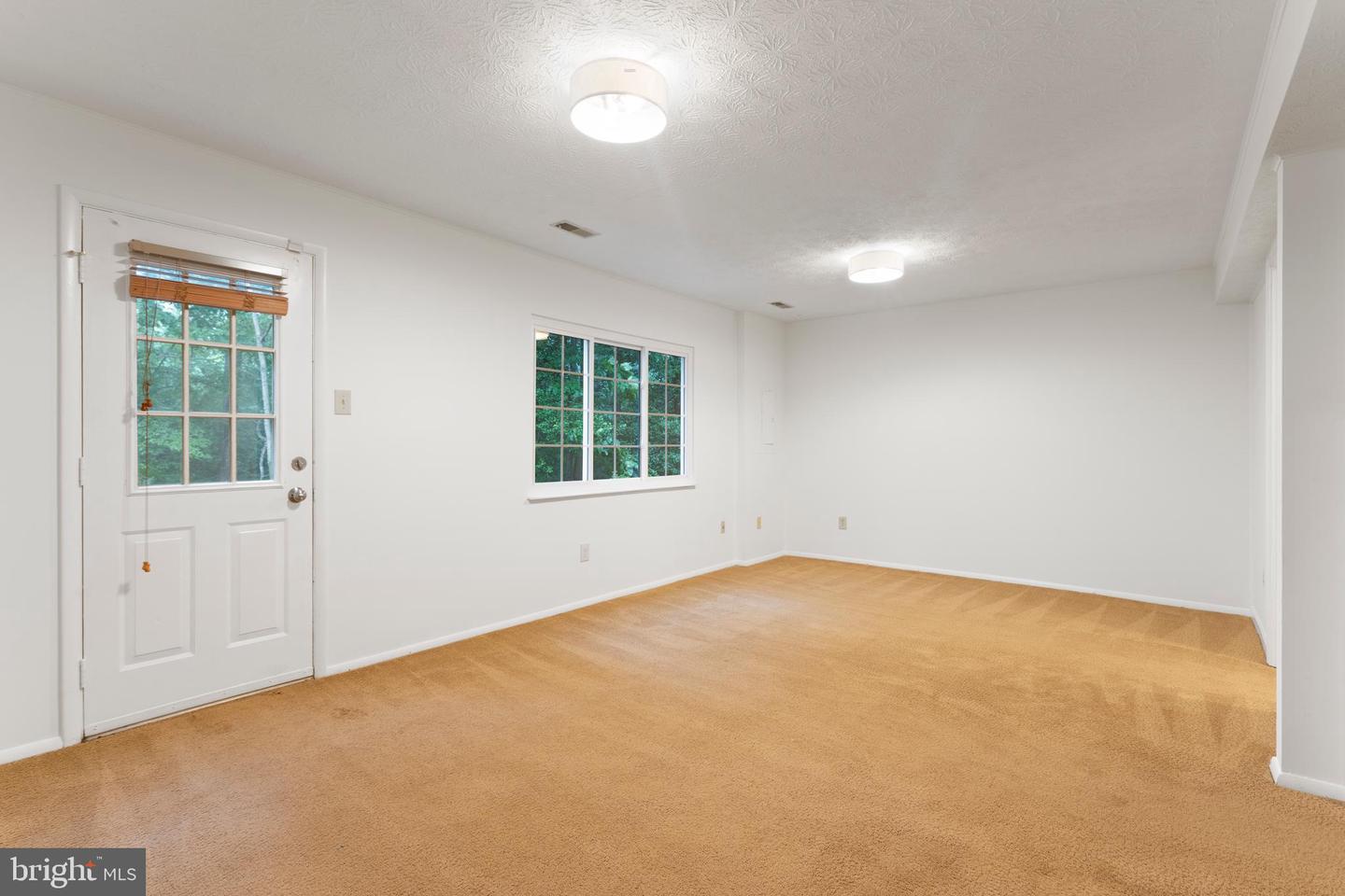 2323 MIDDLE CREEK LN, RESTON, Virginia 20191, 3 Bedrooms Bedrooms, ,2 BathroomsBathrooms,Residential,For sale,2323 MIDDLE CREEK LN,VAFX2234024 MLS # VAFX2234024