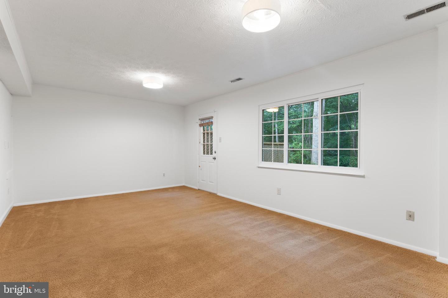 2323 MIDDLE CREEK LN, RESTON, Virginia 20191, 3 Bedrooms Bedrooms, ,2 BathroomsBathrooms,Residential,For sale,2323 MIDDLE CREEK LN,VAFX2234024 MLS # VAFX2234024