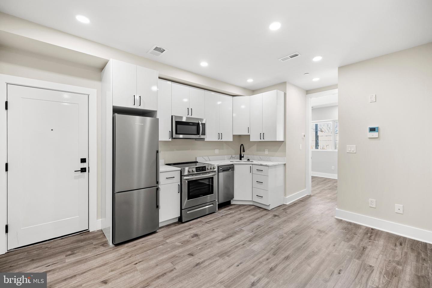 824 18TH ST NE #201, WASHINGTON, District Of Columbia 20002, 1 Bedroom Bedrooms, ,1 BathroomBathrooms,Residential,For sale,824 18TH ST NE #201,DCDC2196312 MLS # DCDC2196312