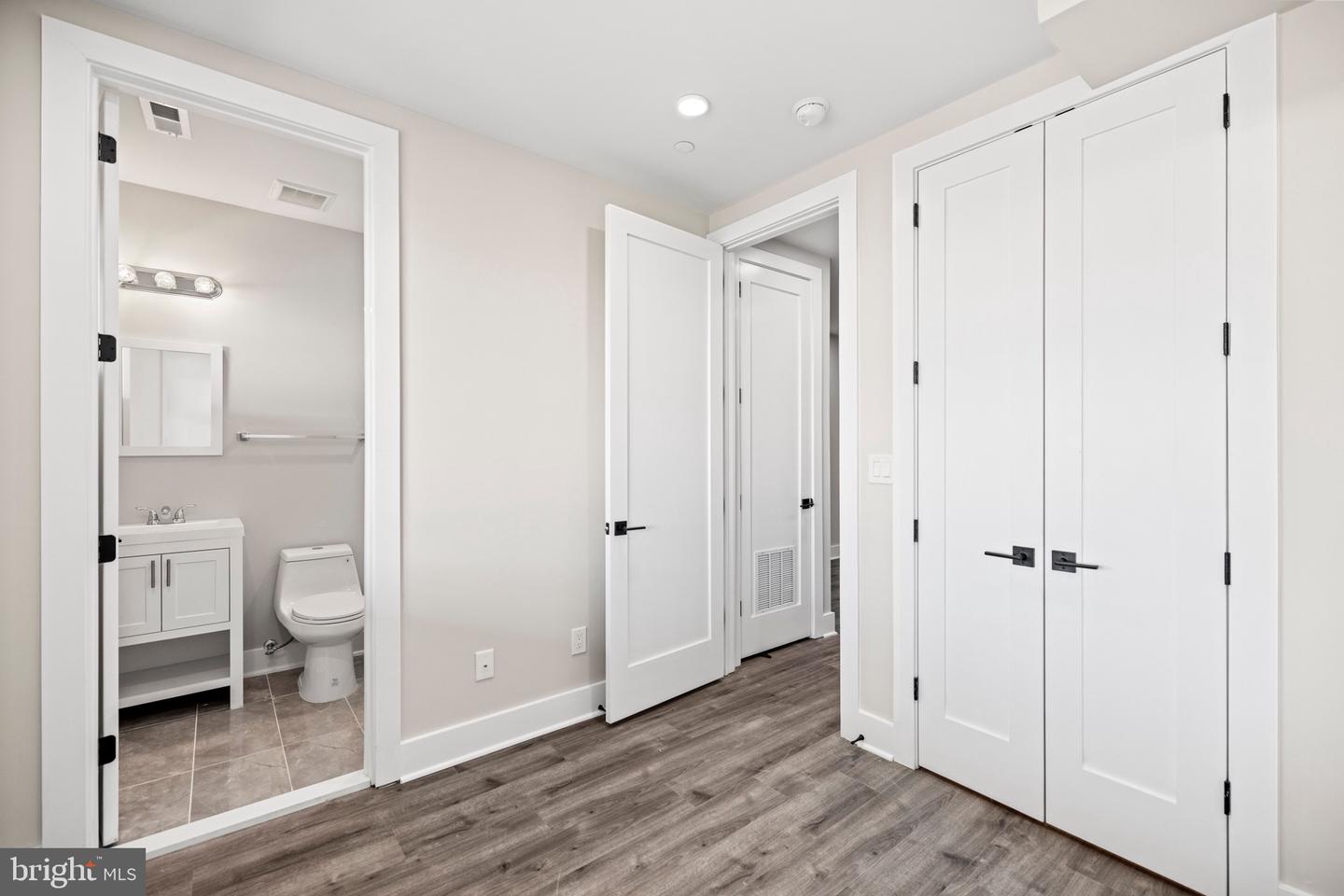 824 18TH ST NE #201, WASHINGTON, District Of Columbia 20002, 1 Bedroom Bedrooms, ,1 BathroomBathrooms,Residential,For sale,824 18TH ST NE #201,DCDC2196312 MLS # DCDC2196312