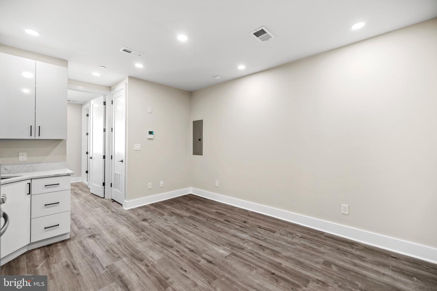 824 18TH ST NE #201, WASHINGTON, District Of Columbia 20002, 1 Bedroom Bedrooms, ,1 BathroomBathrooms,Residential,For sale,824 18TH ST NE #201,DCDC2196312 MLS # DCDC2196312
