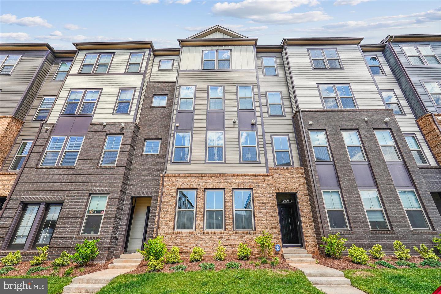 45918 SWALLOW TER, STERLING, Virginia 20165, 3 Bedrooms Bedrooms, ,2 BathroomsBathrooms,Residential,For sale,45918 SWALLOW TER,VALO2094344 MLS # VALO2094344