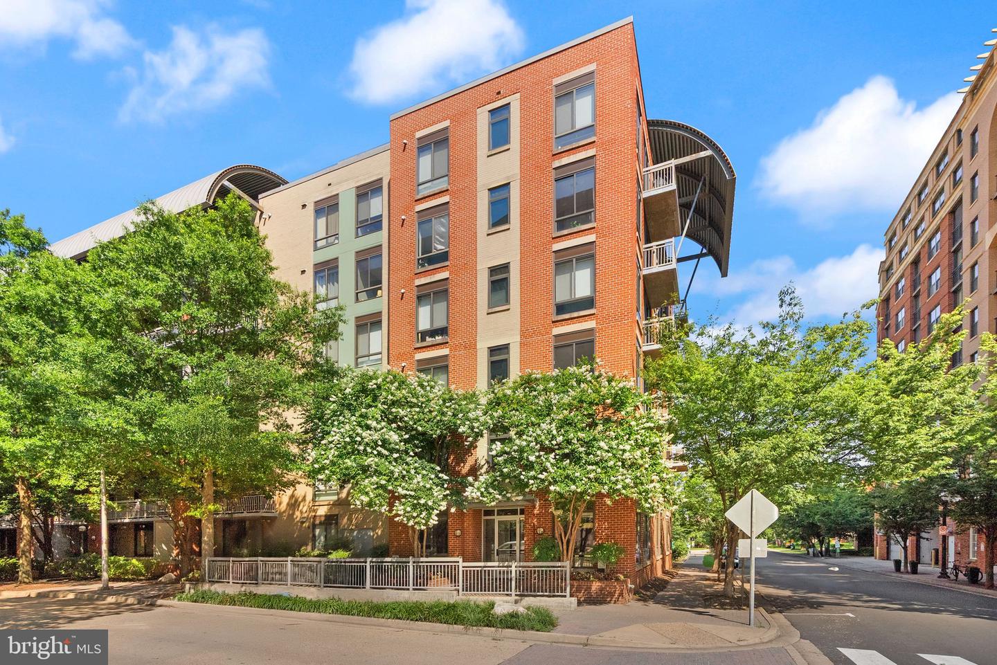 1200 N HARTFORD ST #610, ARLINGTON, Virginia 22201, 1 Bedroom Bedrooms, ,1 BathroomBathrooms,Residential,For sale,1200 N HARTFORD ST #610,VAAR2056734 MLS # VAAR2056734